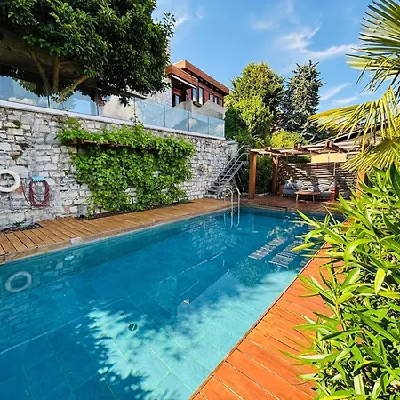 Family With Garden And Amaizing View To Lugano Cademario